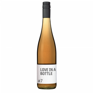 <strong>#7 LOVE IN A BOTTLE</strong><br><span style="font-size:0.8rem">Merlot Roséhalbtrocken</span>